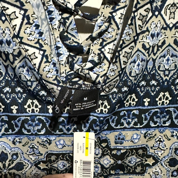 Navy & beige women's New Directions medium blouse. 3/4 length sleeves. - Picture 3 of 5